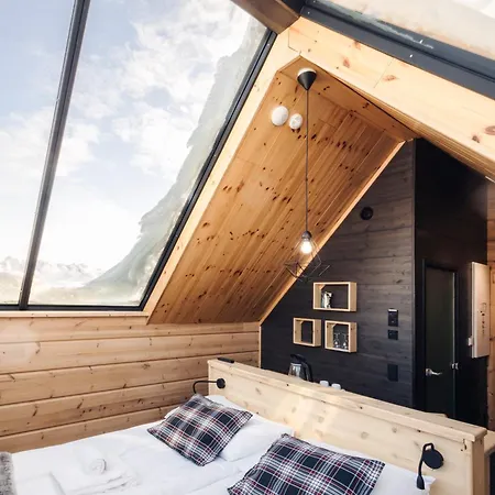 Star Arctic & Activities Hotel