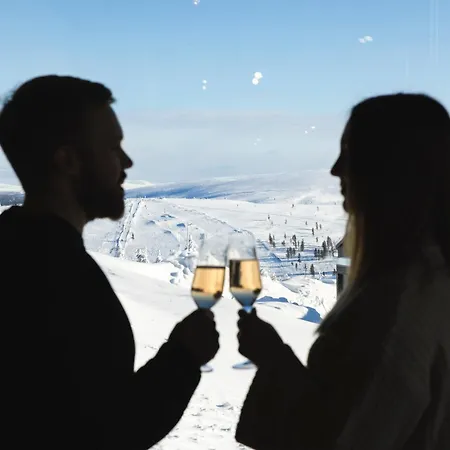 فندق Star Arctic & Activities 4*